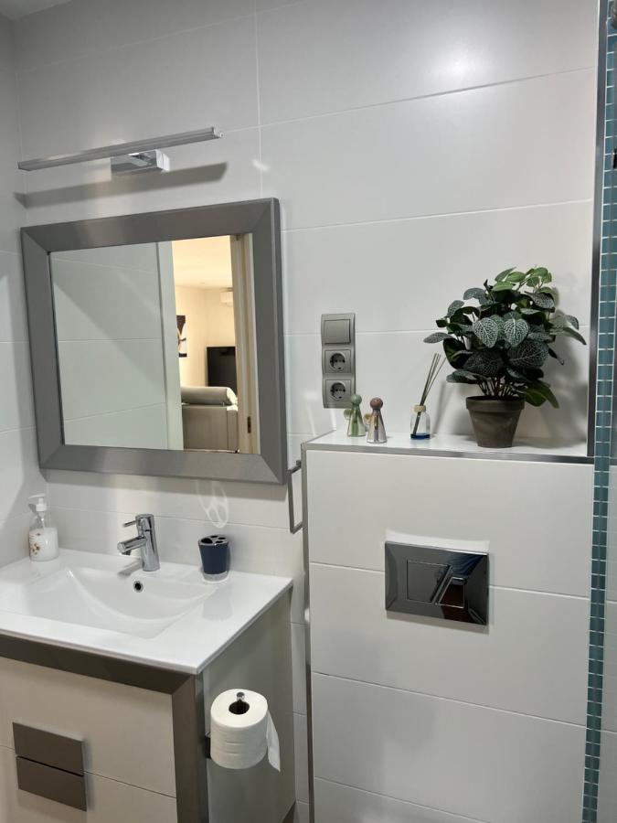 Luxury 190M2 Amplio Apartamento Moderno Con Terraza En La Azotea De 50M2 Junto A La Playa, En El Centro De Torre Del Mar, Malaga, Modern Large Apartment With 50M2 Roof Terrace By The Beach, Right In The Center Of Torre Del Mar, Malaga מראה חיצוני תמונה